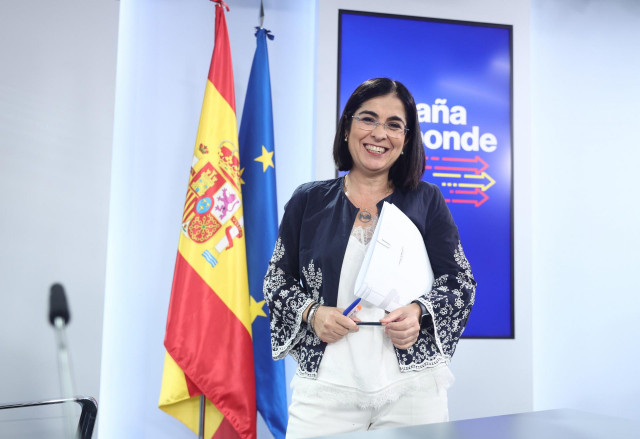 La ministra de Sanidad, Carolina Darias, a su salida de una rueda de prensa, posterior al Consejo de Ministros