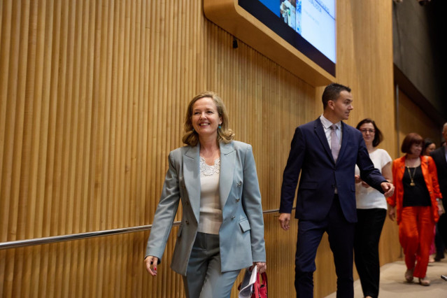 La vicepresidenta primera y ministra de Asuntos Económicos y Transformación Digital, Nadia Calviño, durante la reunión Interparlamentaria del PSOE, en el Congreso
