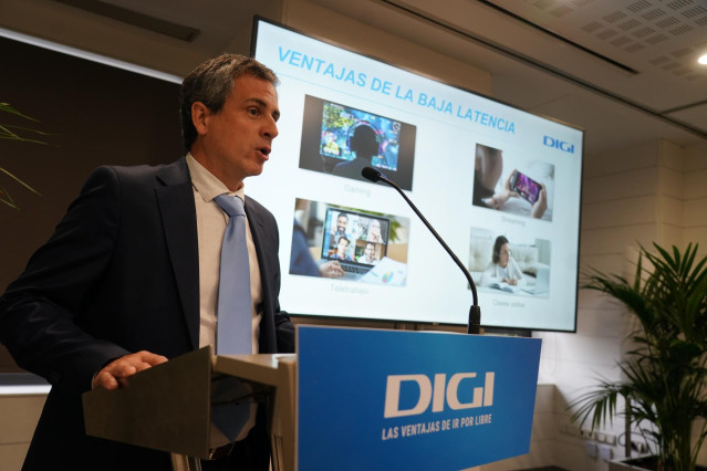 El director técnico de Digi Spain, Ismael Serrano, durante una rueda de prensa ofrecida por Digi Spain Telecom, en el Gran Hotel Domine, a 6 de julio de 2022, en Bilbao, Vizcaya, País Vasco (España).
