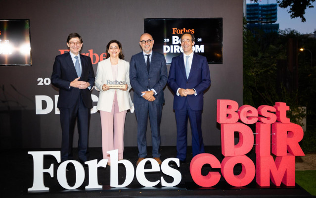 José Ignacio Goirigolzarri, presidente de CaixaBank; Mª Luisa Martínez Gistau, directora de Comunicación y Relaciones Institucionales de CaixaBank; Andrés Rodríguez, editor y director de Forbes España; Gonzalo Gortázar, consejero delegado de CaixaBank