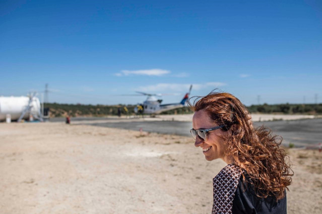 La líder de Más Madrid, Mónica García, vista las instalaciones de la base helitransportada del INFOMA (Incendios Forestales en la Comunidad de Madrid), ubicada en Morata de Tajuña