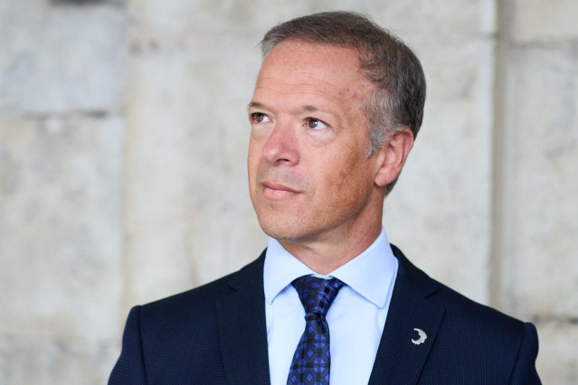 Archivo - El presidente del Senado, Ander Gil, a su llegada a un encuentro con el presidente del Parlamento de Cantabria, en el Parlamento, a 12 de mayo de 2022, en Santander, Cantabria (España).