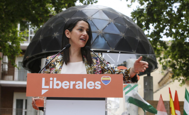 Archivo - La presidenta de Ciudadanos (Cs), Inés Arrimadas, y el coordinador autonómico de Cs y candidato a la Presidencia de la Junta, Juan Marín, en la presentación de los candidatos del partido liberal en las ocho provincias andaluzas a las elecciones