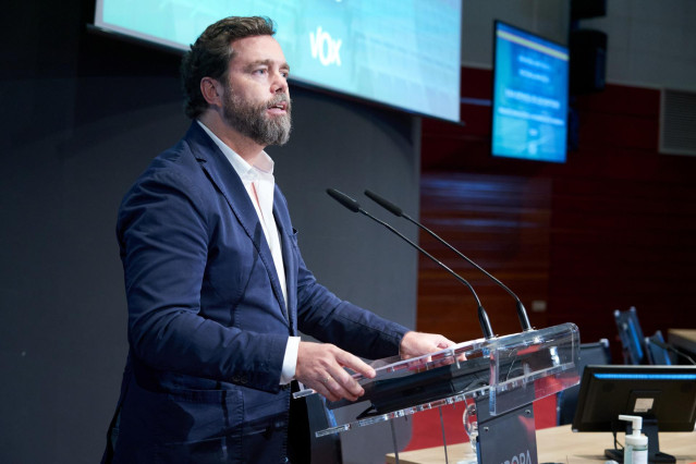 El portavoz de Vox en el Congreso, Iván Espinosa de los Monteros, interviene en un acto de Vox en Vitoria-Gasteiz