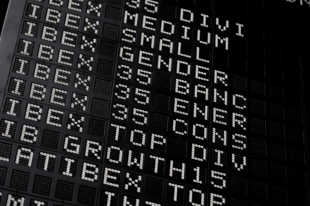 Valores del Ibex 35 en el Palacio de la Bolsa de Madrid, a 15 de junio de 2022, en Madrid (España).