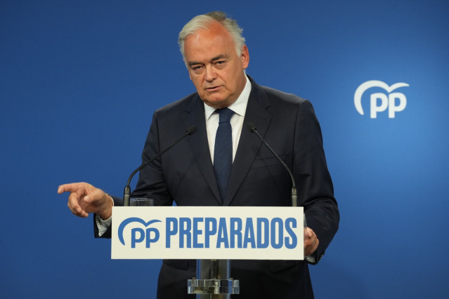 El vicesecretario de Comunicación del PP. Esteban González Pons, ofrece una rueda de prensa en la sede del PP.