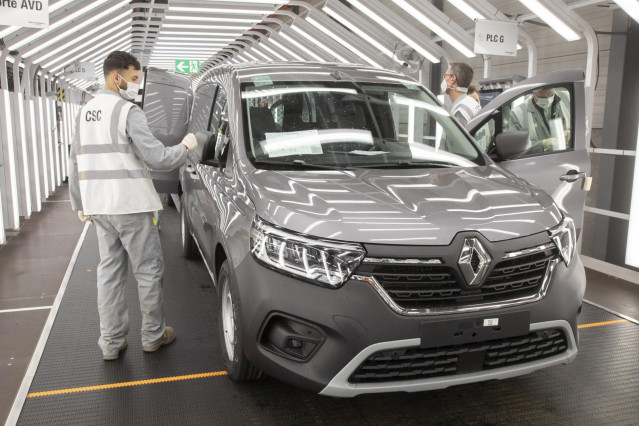 Archivo - Planta automovilística de Renault.