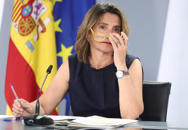 La vicepresidenta tercera y ministra para la Transición Ecológica y el Reto Demográfico, Teresa Ribera, en una rueda de prensa tras la reunión del Consejo de Ministros en Moncloa, a 11 de julio de 2022, en Madrid (España).