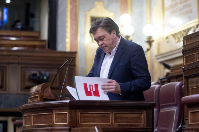 Archivo - El diputado de Teruel Existe, Tomás Guitarte, interviene en una sesión plenaria, en el Congreso de los Diputados, a 31 de marzo de 2022, en Madrid (España).