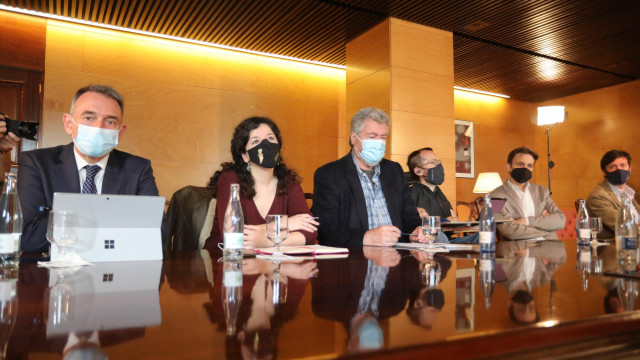 Archivo - (I-D) La portavoz adjunta de Unidas Podemos, Sofía Castañón; el coordinador de Alianza Verde, Juan López de Uralde; el portavoz en el Congreso, Pablo Echenique; el presidente del grupo confederal, Jaume Asens; y el diputado, Antonio Gómez-Reino,