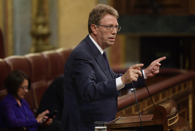 El portavoz del PDeCAT en el Congreso, Ferran Bel, interviene durante una sesión plenaria en el Congreso de los Diputados, a 21 de junio de 2022, en Madrid (España).