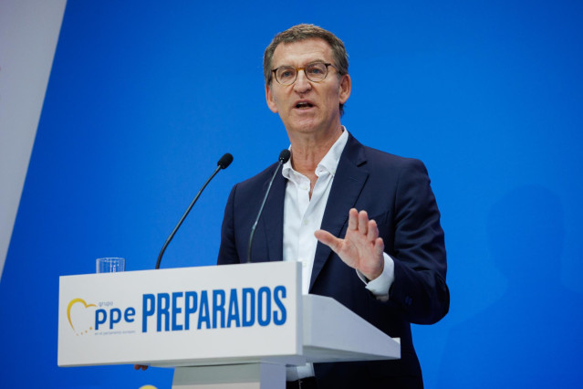 El presidente del PP, Alberto Núñez Feijóo, inaugura el curso ‘Fortalecer Europa con una alternativa para la mayoría’, a 13 de julio de 2022, en San Lorenzo de El Escorial, Madrid (España). El líder del PP utiliza este espacio, que pertenece a la programa