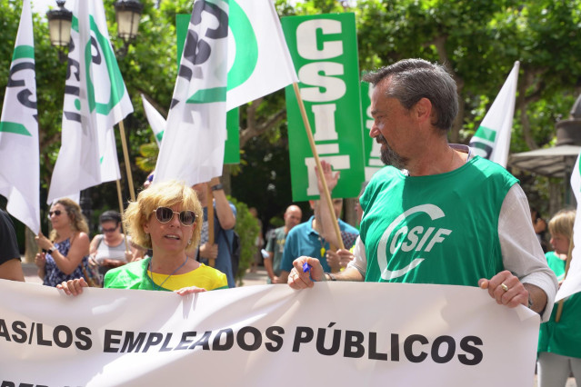 Manifestantes en una concentración de CSIF, en una imagen de archivo.
