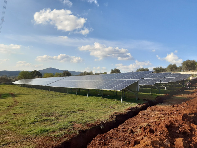 Archivo - Proyecto fotovoltaico de Alterna Energía