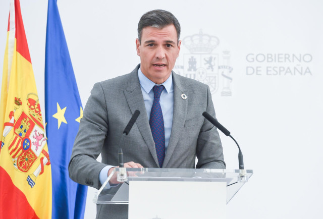 El presidente del Gobierno, Pedro Sánchez, interviene en el viaje inaugural de la primera fase de la Plataforma de Alta Velocidad Plasencia-Badajoz, entre las estaciones de Cáceres y Badajoz, a 18 de julio de 2022, en Badajoz, Extremadura (España). El via