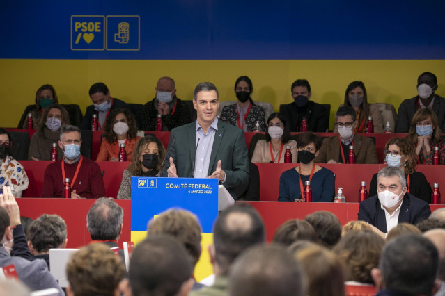 Archivo - El presidente del Gobierno y secretario general del PSOE, Pedro Sánchez, preside la reunión del Comité Federal del PSOE, en la sede del PSOE de la calle Ferraz, a 6 de marzo de 2022, en Madrid (España). El Comité ha sido convocado de urgencia pa