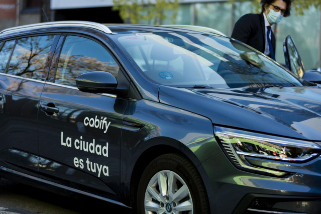 Archivo - Un VTC de Cabify