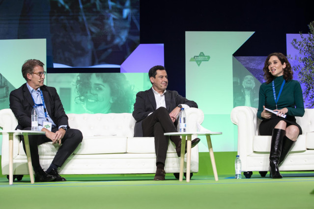 Archivo - Alberto Núñez Feijóo, Juanma Moreno e Isabel Díaz Ayuso