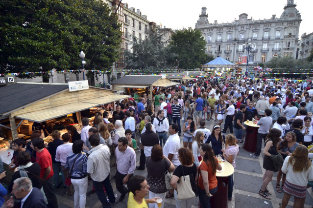 Archivo - Casetas De La Feria De Día De Santander