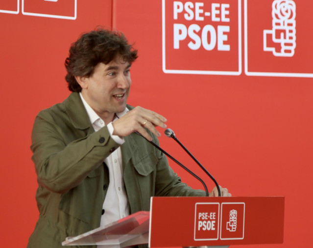 Archivo - El secretario General del PSE-EE, Eneko Andueza, interviene en la inauguración de la nueva sede de la  Agrupación Socialista de Lasarte-Oria, a 14 de mayo de 2022, en Guipúzcoa,  País Vasco, (España). En septiembre de 1978 se celebró la asamblea