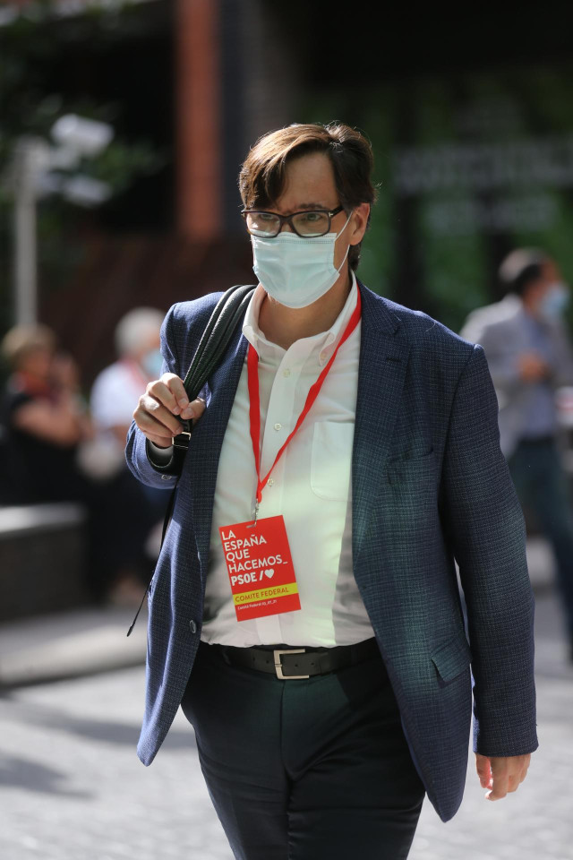 Archivo - El líder del PSC, Salvador Illa, a su llegada a una reunión de los componentes del Comité Federal del PSOE, a 3 de julio de 2021, en Madrid, (España). Esta reunión ordinaria, compuesta por el máximo órgano de decisión del Partido Socialista, gir
