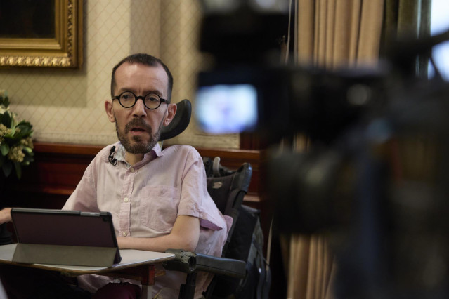 El portavoz de Unidas Podemos en el Congreso de los Diputados, Pablo Echenique, durante una entrevista para Europa Press en la Cámara Baja, a 21 de julio de 2022, en Madrid (España).