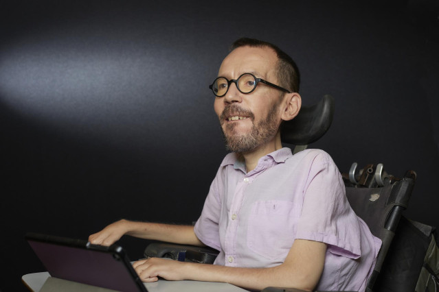 El portavoz de Unidas Podemos en el Congreso de los Diputados, Pablo Echenique, posa  para Europa Press en la Cámara Baja, a 21 de julio de 2022, en Madrid (España).