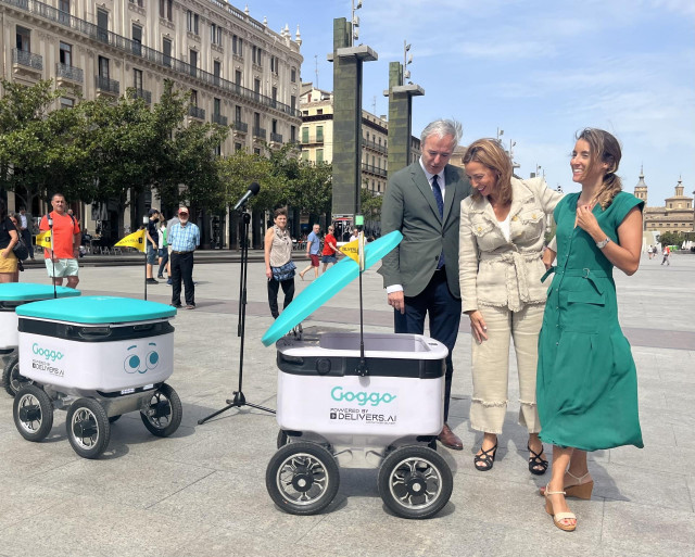 Presentación de los robots autónomos en Zaragoza.
