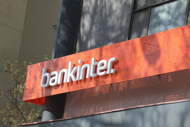 Archivo - Letrero del banco Bankinter en una de sus oficinas, en Madrid (España), a 25 de marzo de 2020.