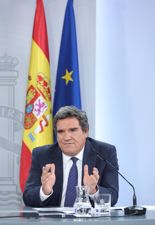 El ministro de Inclusión, Seguridad Social y Migraciones, José Luis Escrivá, en una rueda de prensa posterior al Consejo de Ministros, en el Palacio de La Moncloa, a 26 de julio de 2022, en Madrid (España). El Consejo de Ministros ha aprobado el nuevo sis