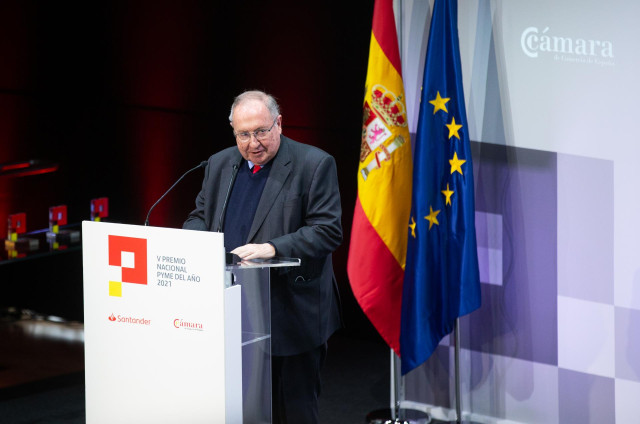 Archivo - El presidente de la Cámara de Comercio, José Luis Bonet, interviene en el acto de entrega de la 5ª edición del Premio Nacional Pyme del Año, en la Sede de Santander España, a 18 de marzo de 2022, en Madrid (España). La entrega del galardón, orga