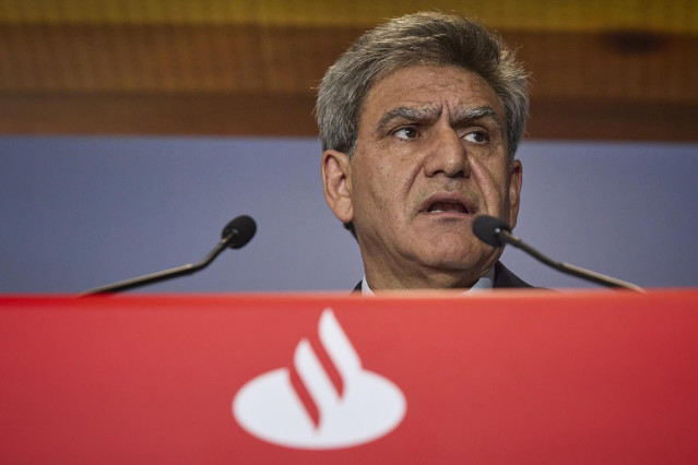 El consejero delegado del Banco Santander, José Antonio Álvarez Álvarez, durante la presentación de los resultados del primer semestre de 2022 del Banco Santander, a 28 de julio de 2022, en Boadilla del Monte, Madrid (España).