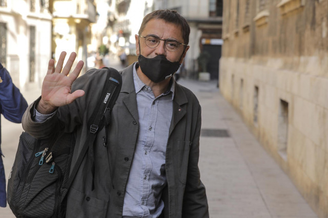 Archivo - El fundador de Podemos, Juan Carlos Monedero, a su llegada al acto de posesión del nuevo vicepresidente segundo y conseller de Vivienda y Arquitectura Bioclimática, en el Palau de la Generalitat, a 10 de septiembre de 2021, en Madrid (España). E