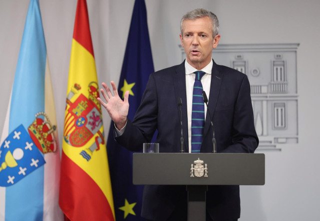 El presidente del Gobierno de Galicia, Alfonso Rueda, comparece tras su reunión con el presidente del Gobierno, en el Palacio de La Moncloa, a 28 de julio de 2022, en Madrid (España).