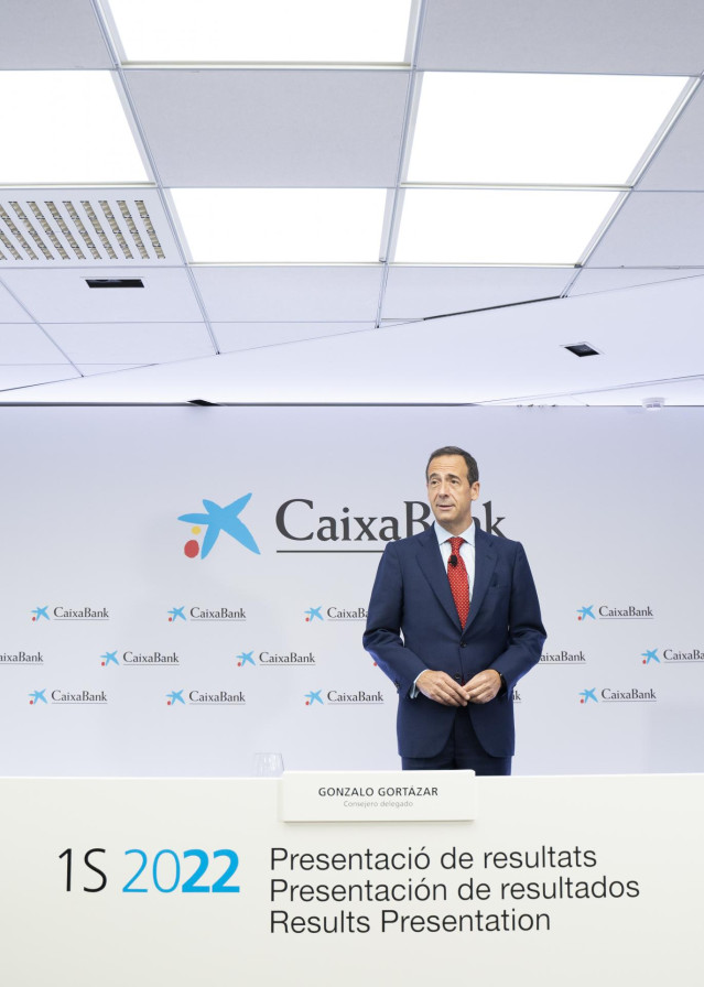 El consejero delegado de CaixaBank, Gonzalo Gortázar, durante la presentación de los resultados de la entidad del primer semestre de 2022