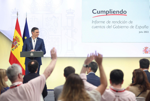 El presidente del Gobierno, Pedro Sánchez, presenta el primer informe de rendición de cuentas 2022 del Gobierno de España, en el Complejo de La Moncloa, a 29 de julio de 2022, en Madrid (España). El presidente del Gobierno hace balance del curso político
