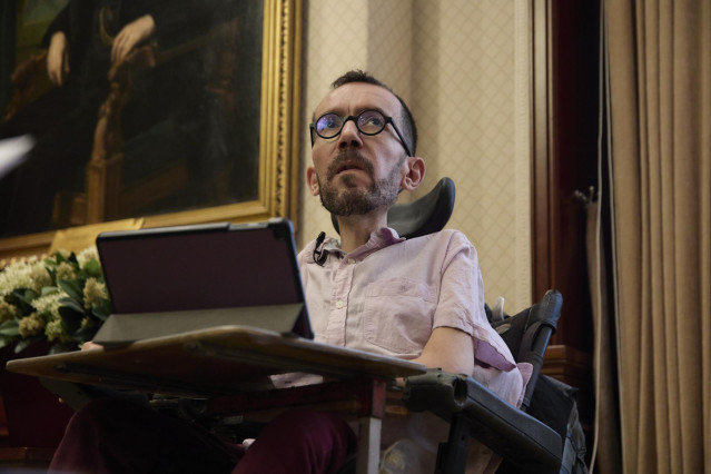 El portavoz de Unidas Podemos en el Congreso de los Diputados, Pablo Echenique, durante una entrevista para Europa Press en la Cámara Baja, a 21 de julio de 2022, en Madrid (España).