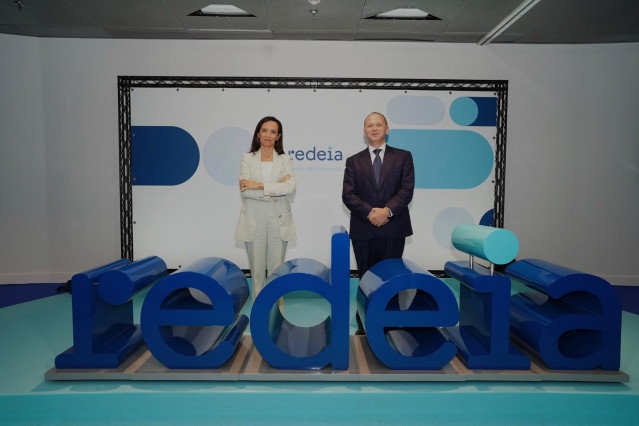 Archivo - La presidenta y el consejero delegado de Redeia, Beatriz Corredor y Roberto García Merino.