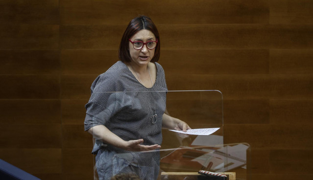 Archivo - La consellera de Participación y Transparencia, Rosa Pérez Garijo, durante una sesión de control ordinaria en Les Corts