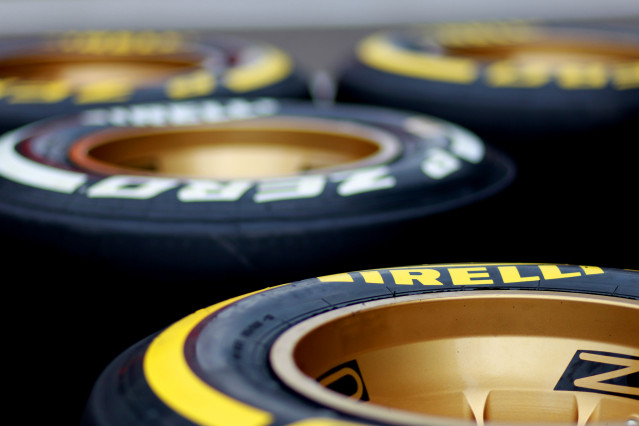 Archivo - Neumáticos Pirelli blando y medio