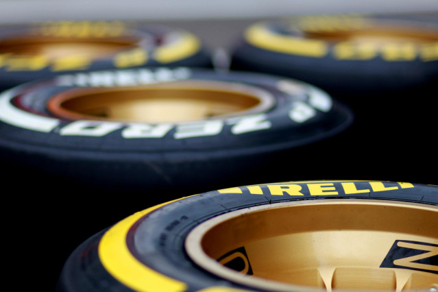 Archivo - Neumáticos Pirelli blando y medio