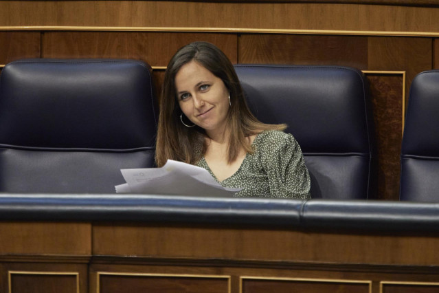 Archivo - La ministra de Derechos Sociales y Agenda 2030, Ione Belarra, en una sesión plenaria, en el Congreso de los Diputados, a 30 de junio de 2022, en Madrid (España).