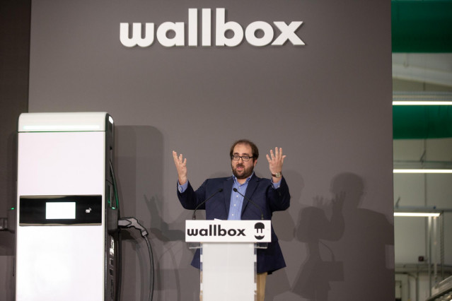 Archivo - El cofundador y CEO de Wallbox, Enric Asunción, interviene en la inauguración de la nueva planta de Wallbox, a 20 de abril de 2022, en Barcelona, Catalunya (España). La compañía Wallbox está especializada en cargadores para vehículos eléctricos.