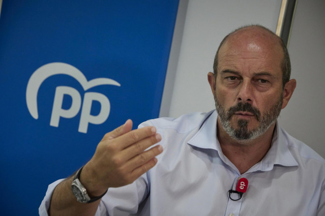 El vicesecretario nacional de Coordinación Autonómica y Local del PP, Pedro Rollán, durante una entrevista para Europa Press, en la sede del Partido Popular, a 11 de agosto de 2022, en Madrid (España).