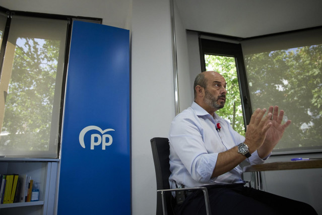 El vicesecretario nacional de Coordinación Autonómica y Local del PP, Pedro Rollán, durante una entrevista para Europa Press, en la sede del Partido Popular, a 11 de agosto de 2022, en Madrid (España).