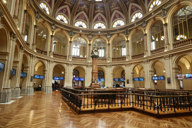 Archivo - Vista general del Palacio de la Bolsa,  en Madrid (España).