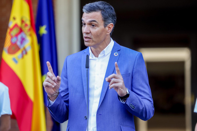 El presidente del Gobierno, Pedro Sánchez, interviene en el acto de recibimiento de las jugadoras de la Selección Femenina Española de Fútbol, campeona del Mundial Sub-20, en el Complejo de la Moncloa, a 31 de agosto de 2022, en Madrid (España). España ha