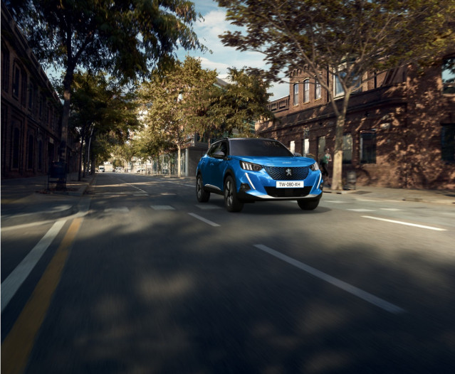 Archivo - Peugeot lanzará solo vehículos 100% eléctricos a partir de 2026