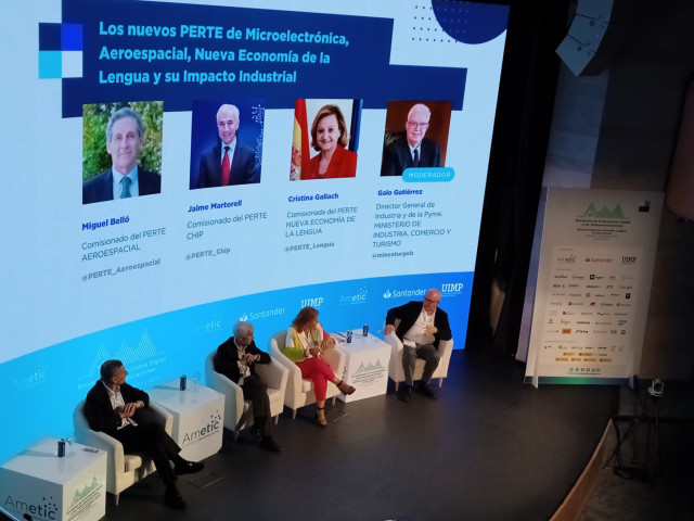 Mesa sobre los nuevos Perte de Microelectrónica, Aerospacial, Nueva Economía de la engua y su impacto industrial celebrada este viernes 2 de septiembre en el 36º Encuentro de la Economía Digital y las Telecomunicaciones de Ametic