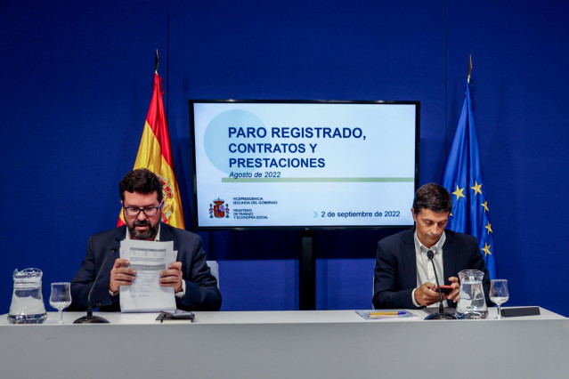 Los secretarios de Estado de Empleo y Economía Social, Joaquín Pérez Rey (i) y de Seguridad Social y Pensiones, Borja Suárez (d), presentan los datos de paro registrado y de afiliación a la Seguridad Social de agosto, a 2 de septiembre de 2022.